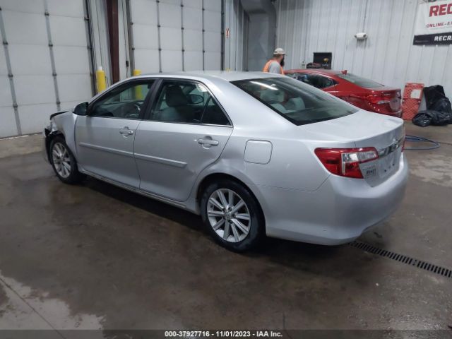 Photo 2 VIN: 4T4BF1FK4DR334666 - TOYOTA CAMRY 