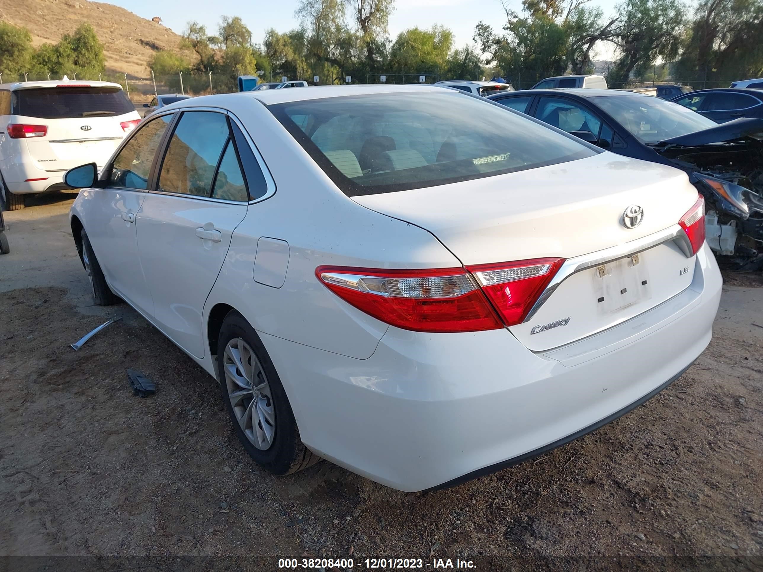 Photo 2 VIN: 4T4BF1FK4GR548643 - TOYOTA CAMRY 