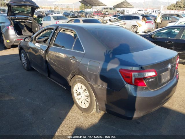 Photo 2 VIN: 4T4BF1FK5CR174585 - TOYOTA CAMRY 