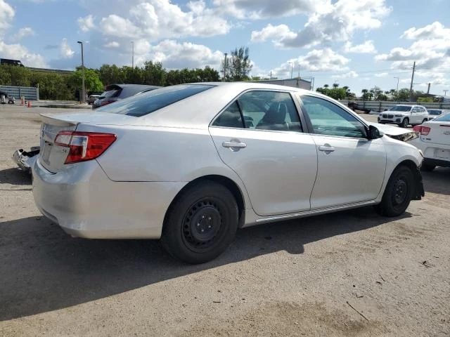 Photo 2 VIN: 4T4BF1FK5DR332389 - TOYOTA CAMRY L 