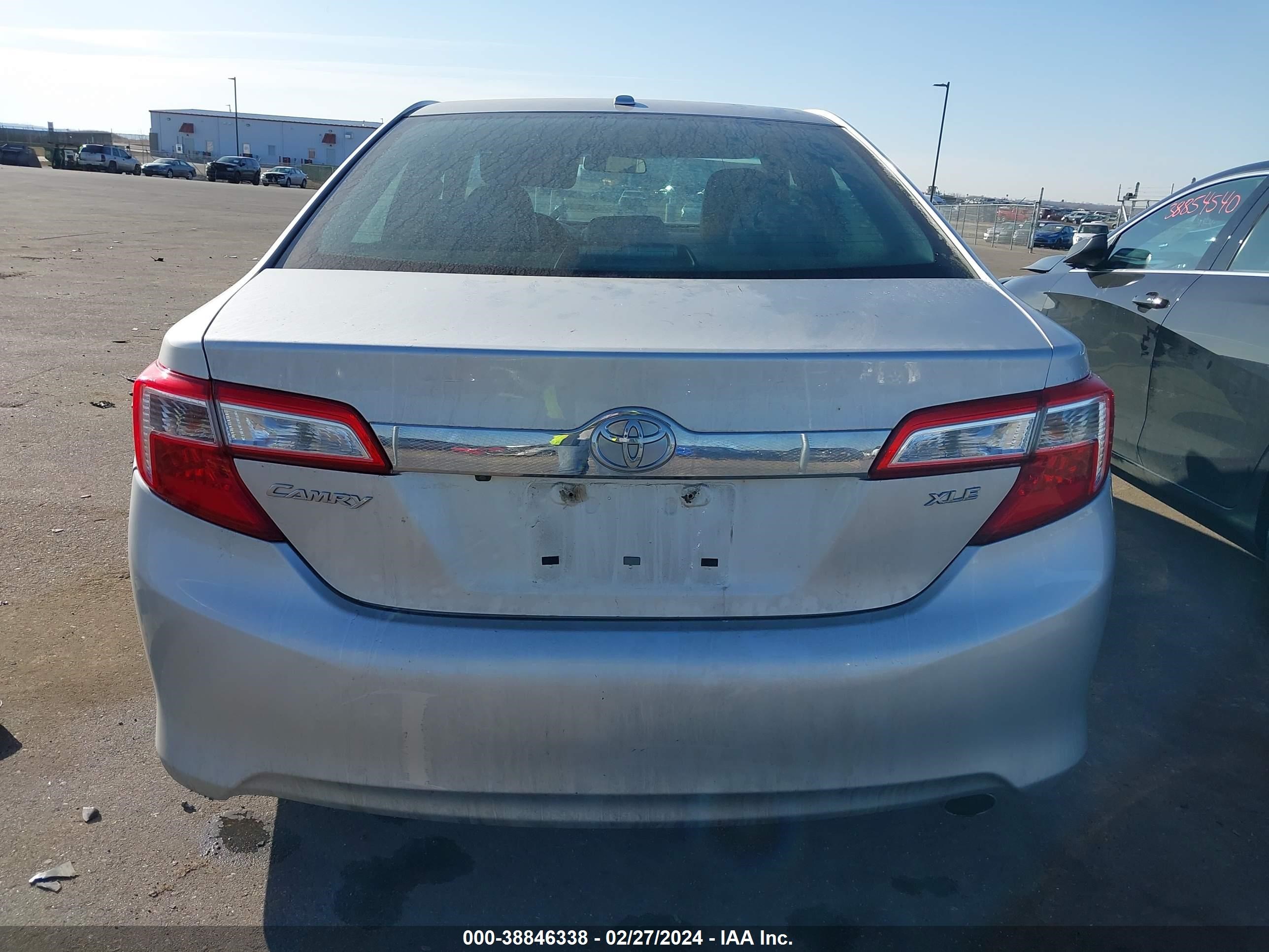 Photo 16 VIN: 4T4BF1FK5ER381531 - TOYOTA CAMRY 