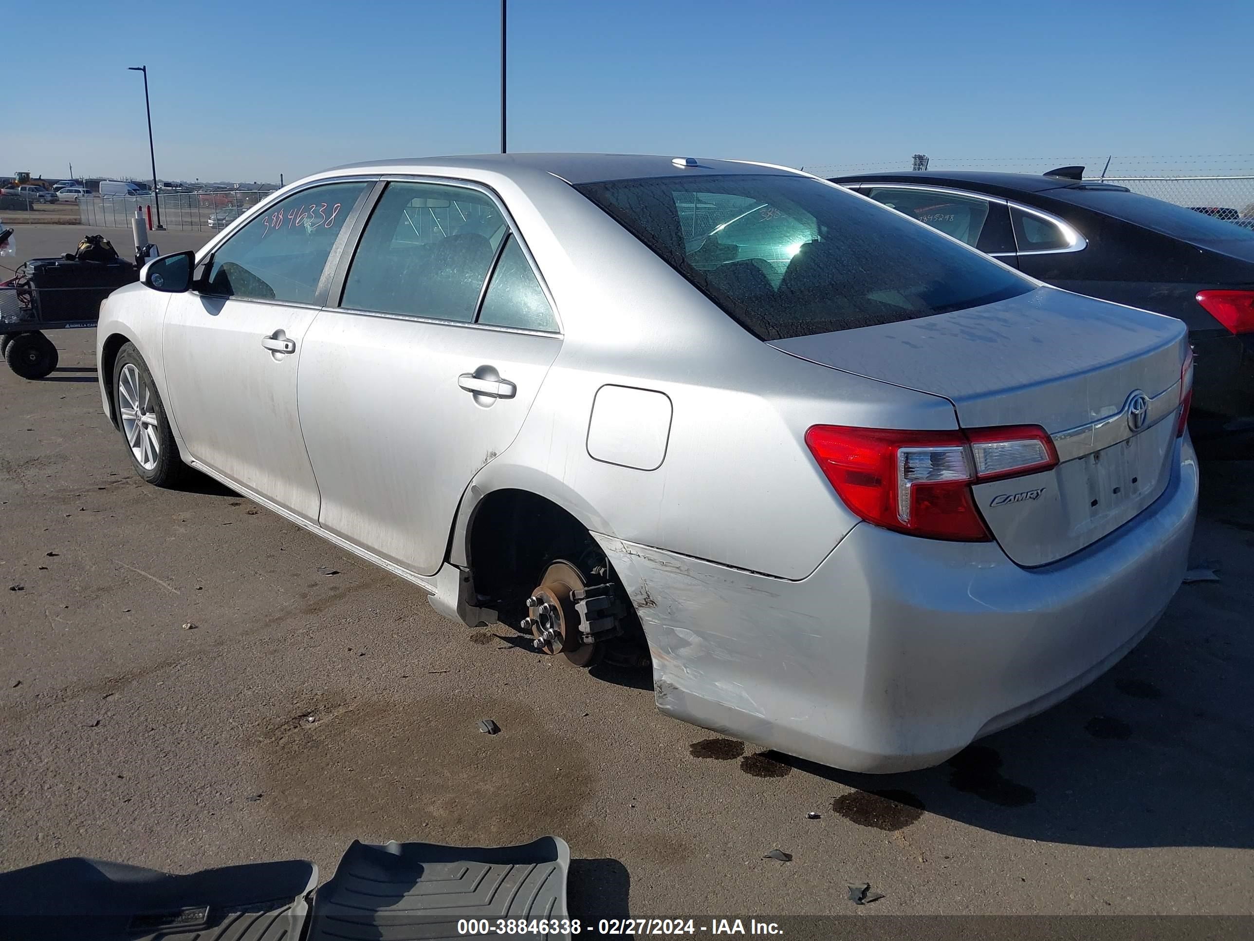 Photo 2 VIN: 4T4BF1FK5ER381531 - TOYOTA CAMRY 