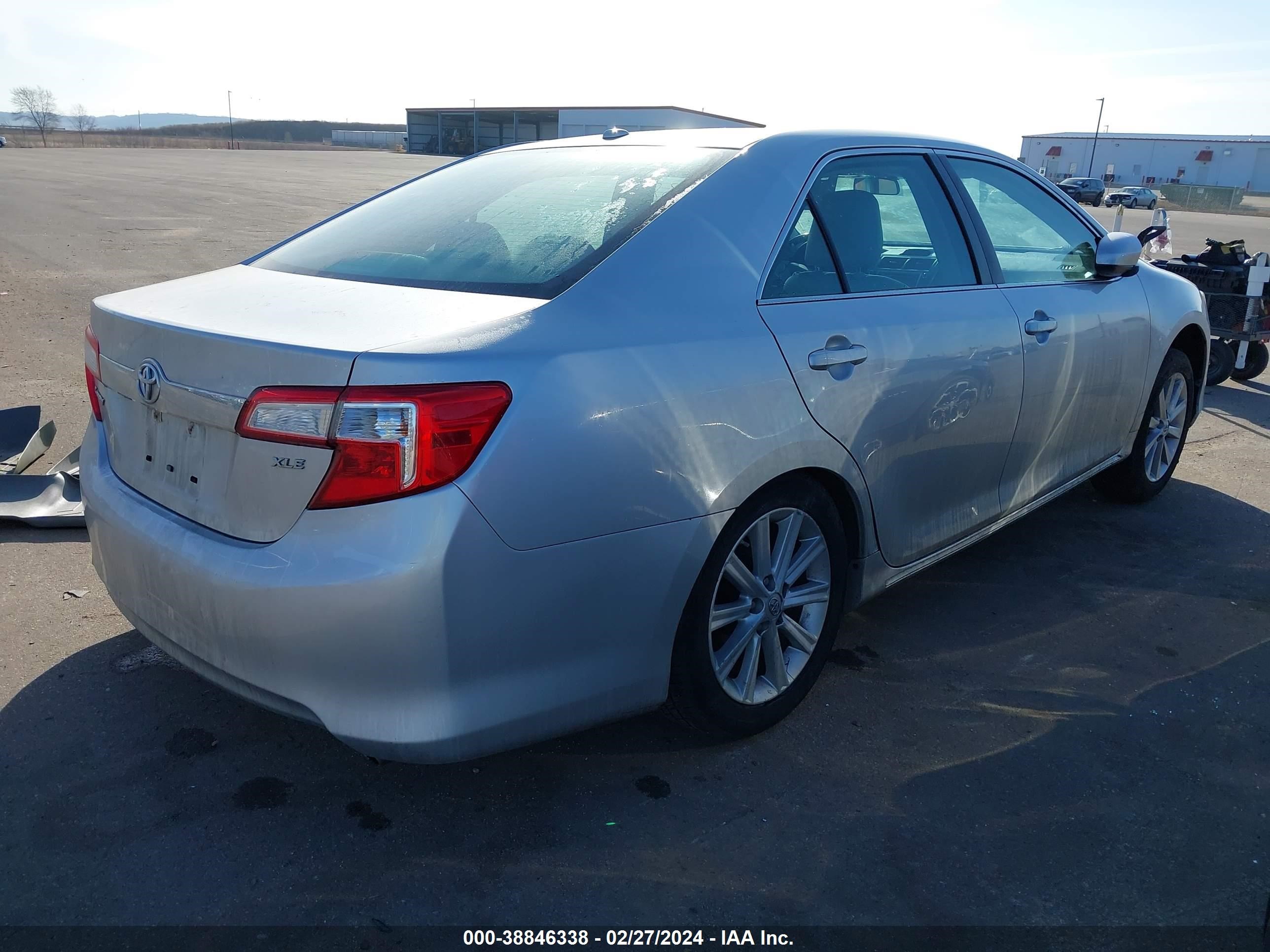 Photo 3 VIN: 4T4BF1FK5ER381531 - TOYOTA CAMRY 