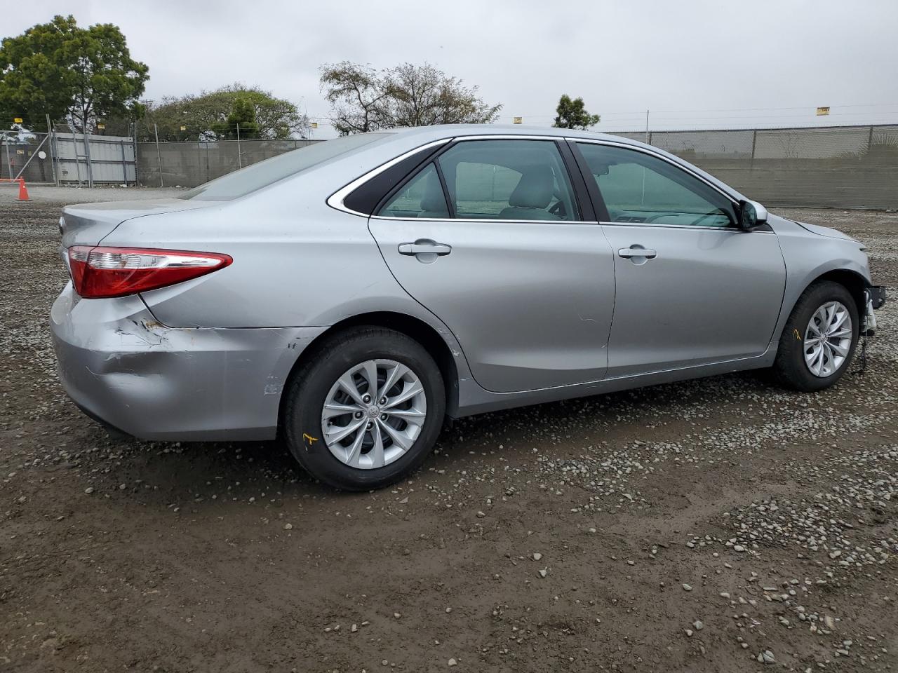 Photo 2 VIN: 4T4BF1FK5FR450994 - TOYOTA CAMRY 