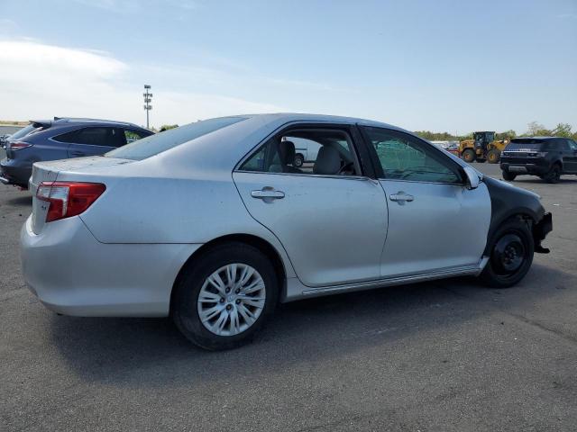 Photo 2 VIN: 4T4BF1FK6DR322714 - TOYOTA CAMRY 