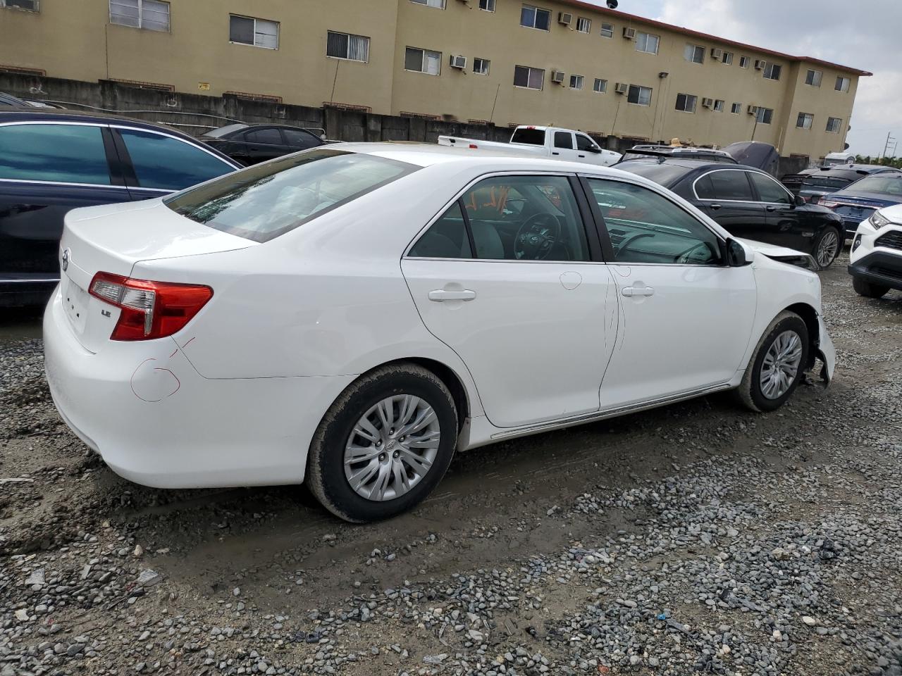 Photo 2 VIN: 4T4BF1FK6ER436293 - TOYOTA CAMRY 