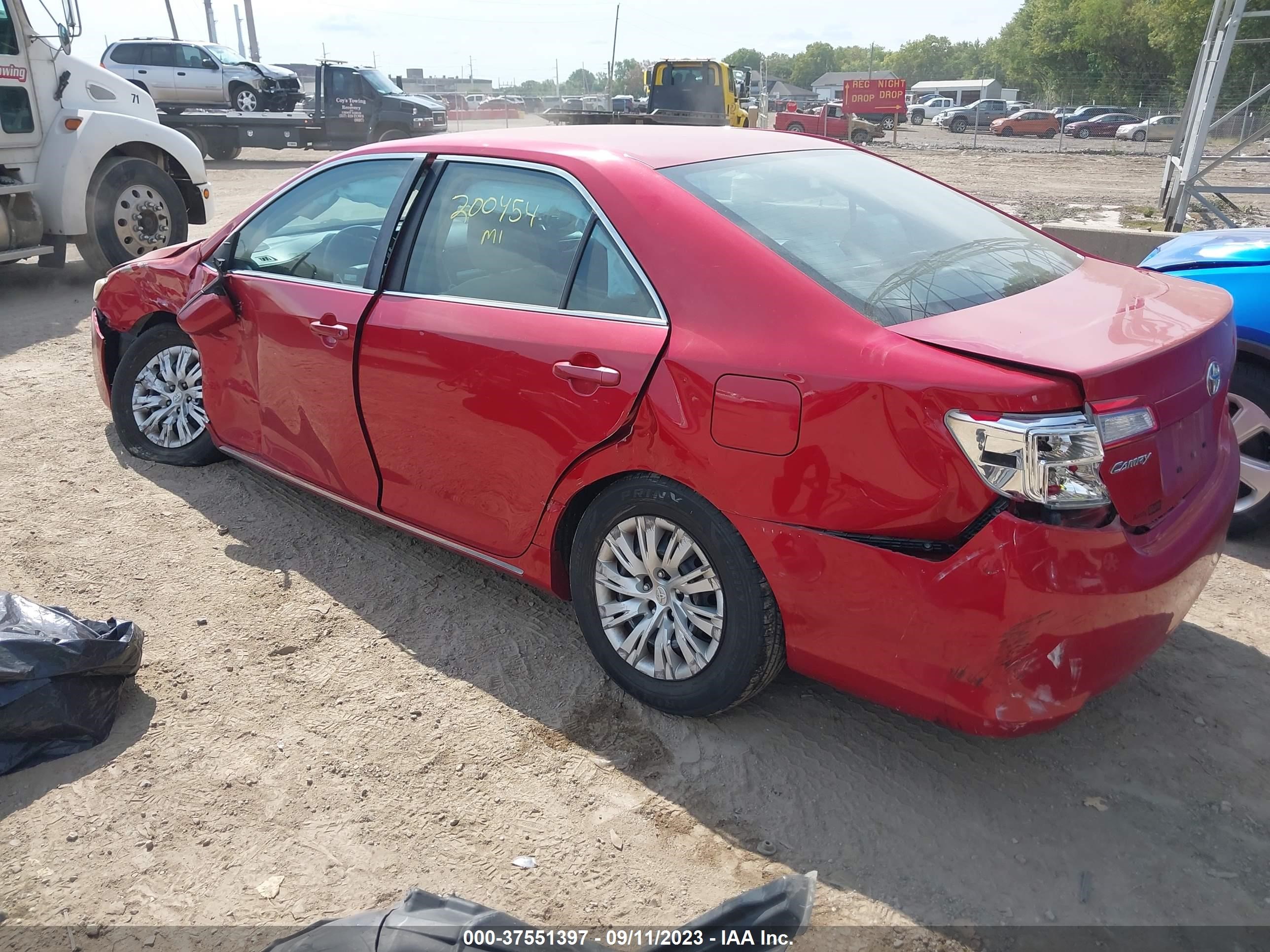 Photo 2 VIN: 4T4BF1FK7CR212317 - TOYOTA CAMRY 