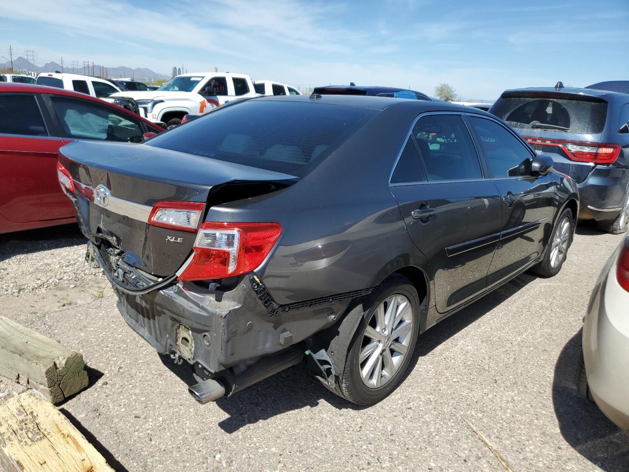 Photo 2 VIN: 4T4BF1FK7DR300348 - TOYOTA CAMRY 