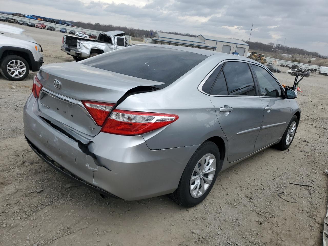 Photo 2 VIN: 4T4BF1FK7FR482524 - TOYOTA CAMRY 