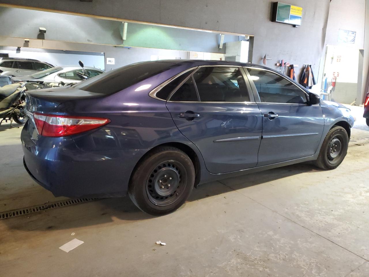 Photo 2 VIN: 4T4BF1FK7GR568983 - TOYOTA CAMRY 