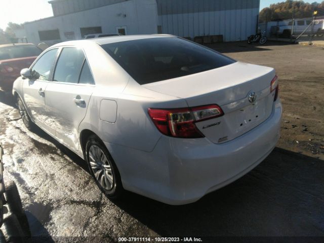 Photo 2 VIN: 4T4BF1FK8CR205814 - TOYOTA CAMRY 