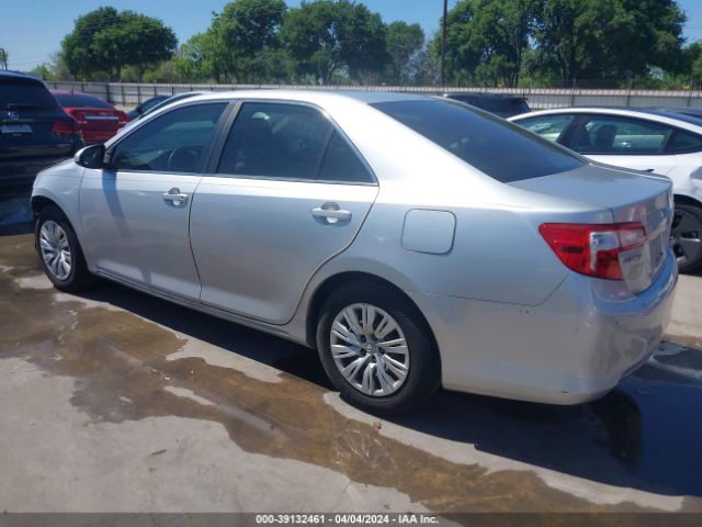 Photo 2 VIN: 4T4BF1FK8CR257556 - TOYOTA CAMRY 