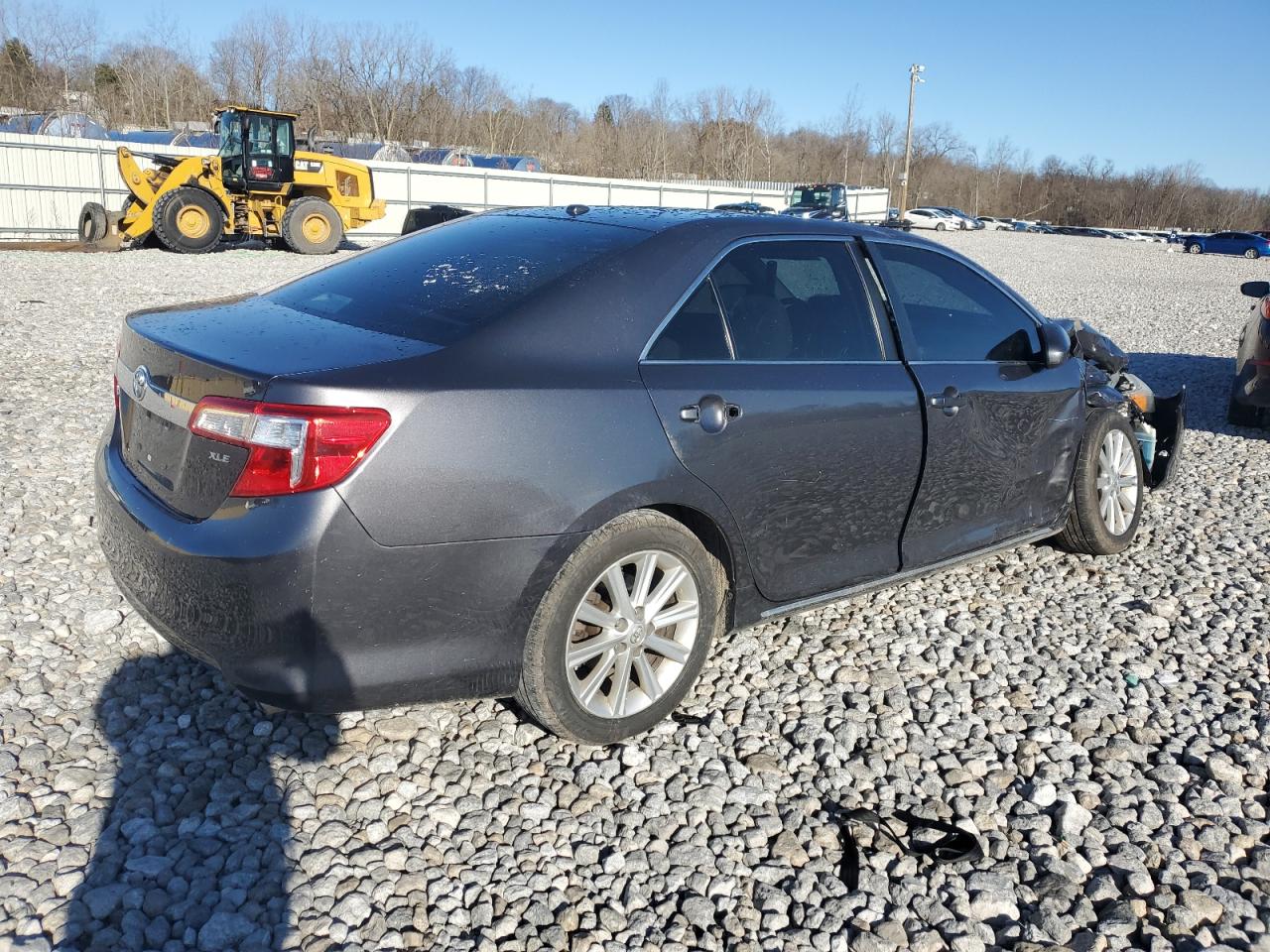 Photo 2 VIN: 4T4BF1FK8DR322603 - TOYOTA CAMRY 