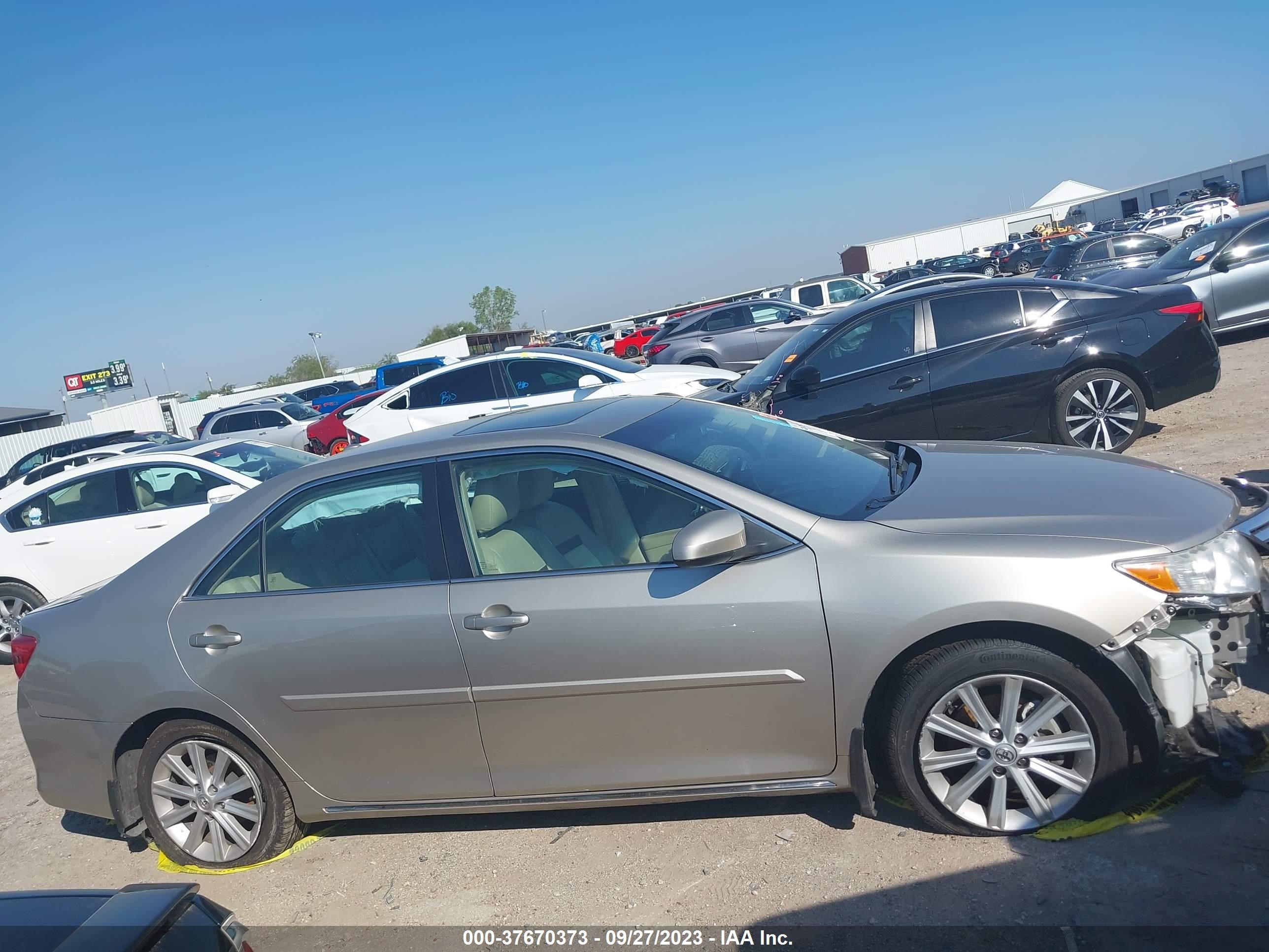 Photo 12 VIN: 4T4BF1FK8ER418491 - TOYOTA CAMRY 