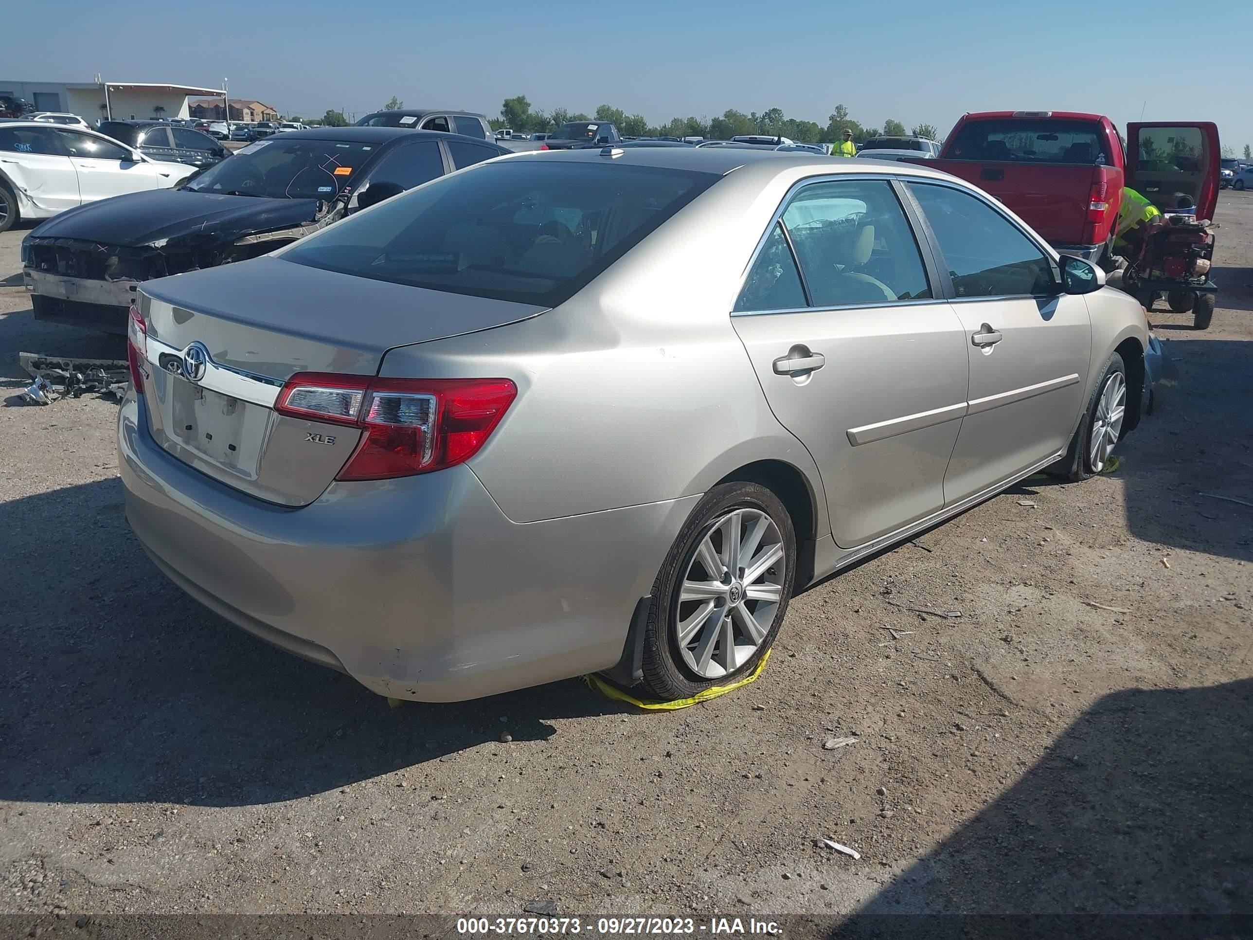 Photo 3 VIN: 4T4BF1FK8ER418491 - TOYOTA CAMRY 