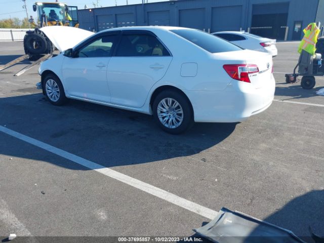 Photo 2 VIN: 4T4BF1FK8ER429197 - TOYOTA CAMRY 