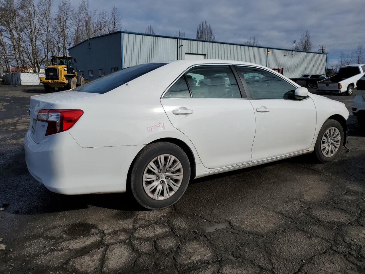 Photo 2 VIN: 4T4BF1FK8ER432116 - TOYOTA CAMRY 