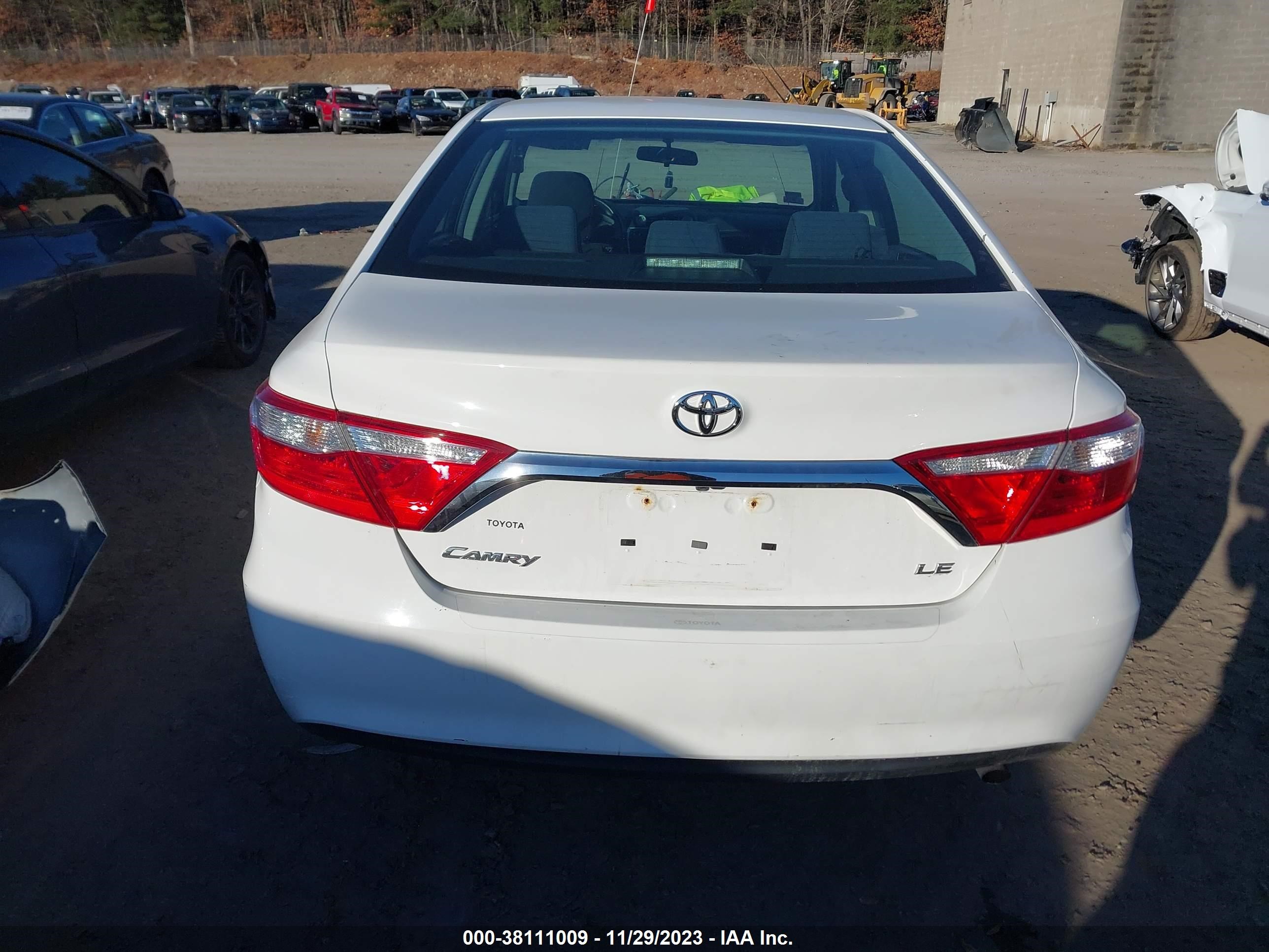 Photo 16 VIN: 4T4BF1FK8FR478000 - TOYOTA CAMRY 