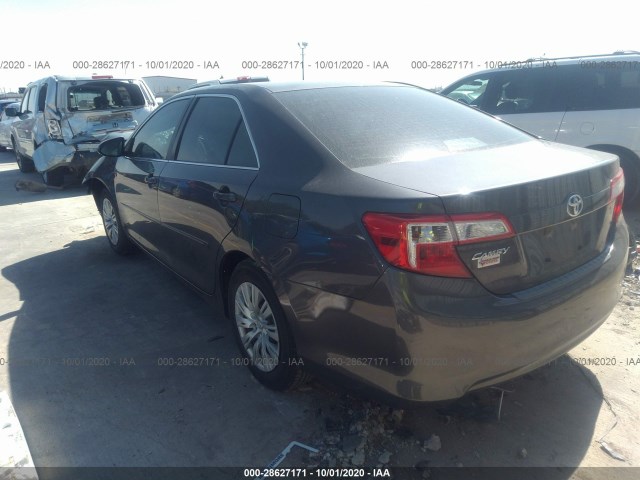 Photo 2 VIN: 4T4BF1FK9CR246095 - TOYOTA CAMRY 