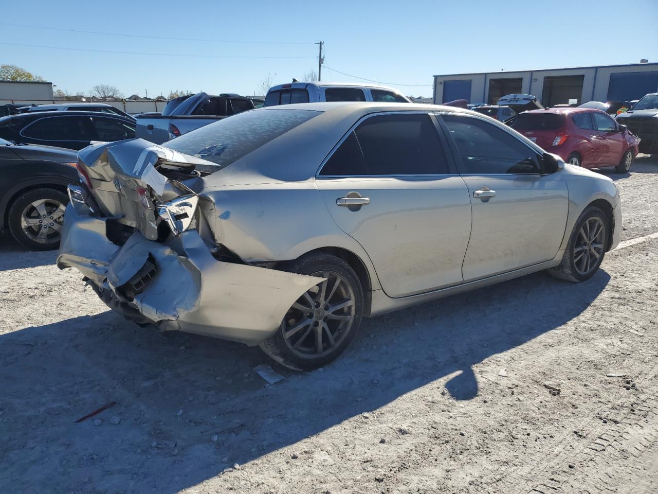 Photo 3 VIN: 4T4BF1FK9DR327650 - TOYOTA CAMRY 