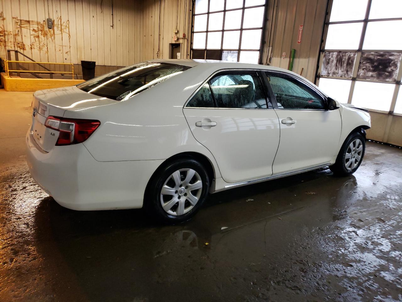 Photo 2 VIN: 4T4BF1FK9ER366241 - TOYOTA CAMRY 