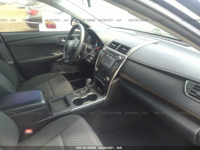 Photo 4 VIN: 4T4BF1FK9GR570749 - TOYOTA CAMRY 