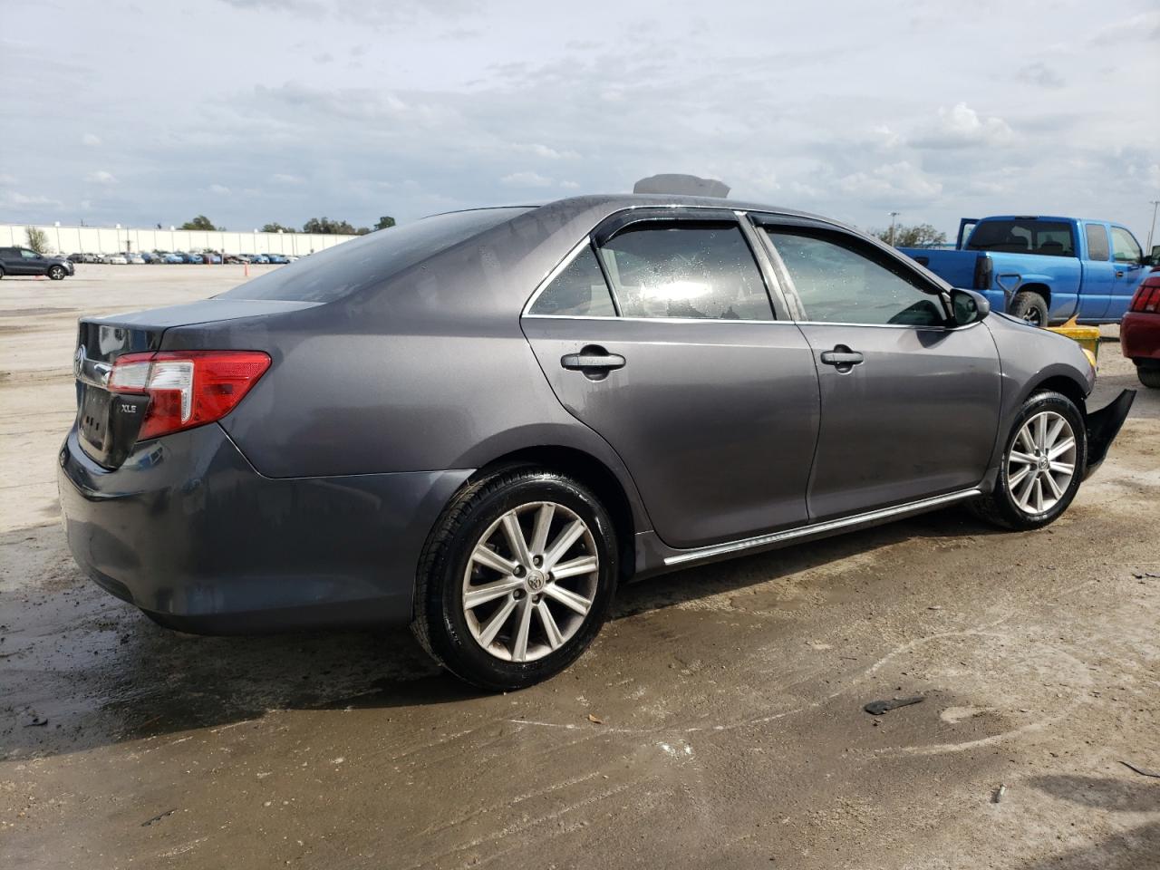 Photo 2 VIN: 4T4BF1FKXCR165008 - TOYOTA CAMRY 