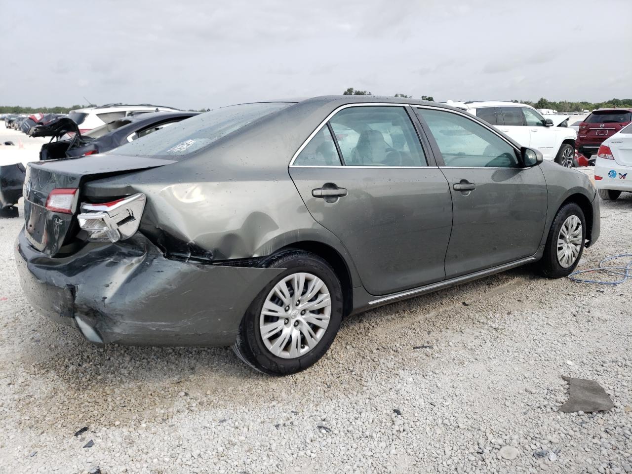 Photo 2 VIN: 4T4BF1FKXCR207077 - TOYOTA CAMRY 