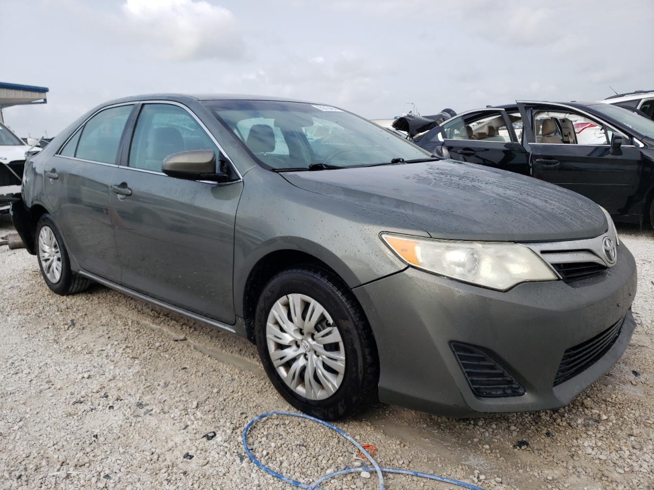 Photo 3 VIN: 4T4BF1FKXCR207077 - TOYOTA CAMRY 