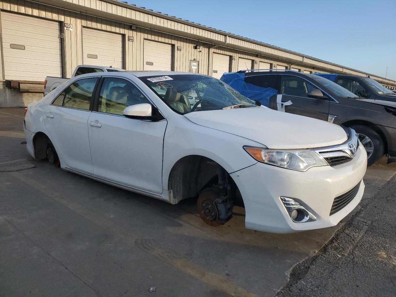 Photo 3 VIN: 4T4BF1FKXDR290981 - TOYOTA CAMRY 