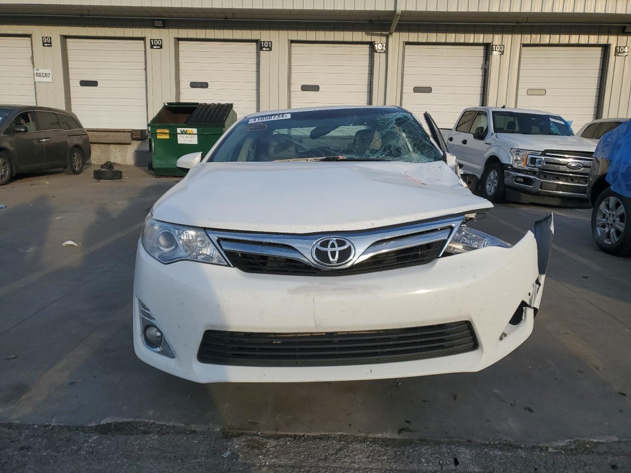 Photo 4 VIN: 4T4BF1FKXDR290981 - TOYOTA CAMRY 