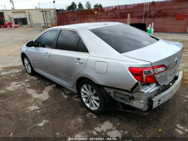 Photo 2 VIN: 4T4BF1FKXDR312641 - TOYOTA CAMRY 