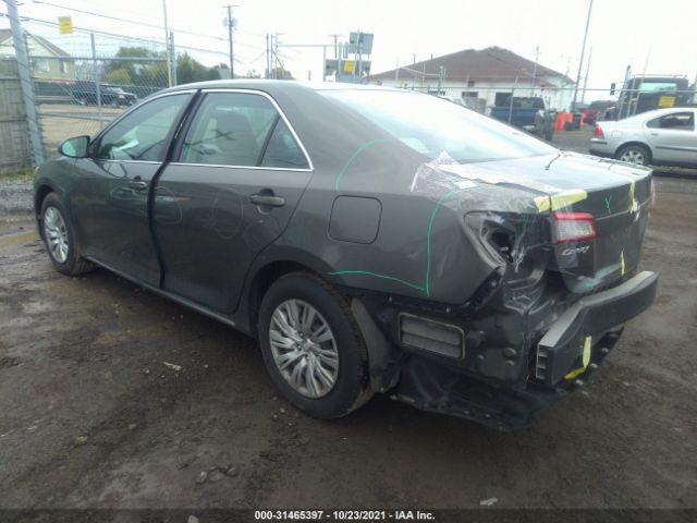 Photo 2 VIN: 4T4BF1FKXDR325468 - TOYOTA CAMRY 