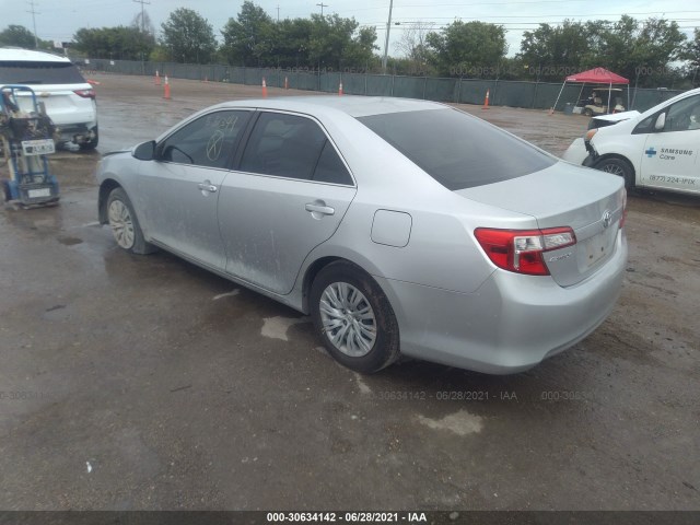 Photo 2 VIN: 4T4BF1FKXDR331349 - TOYOTA CAMRY 