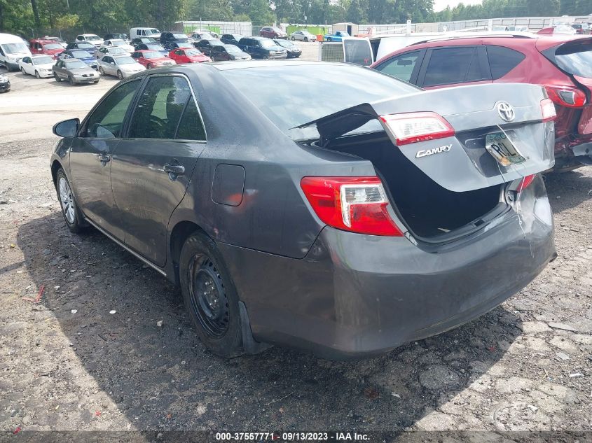 Photo 2 VIN: 4T4BF1FKXDR334123 - TOYOTA CAMRY 