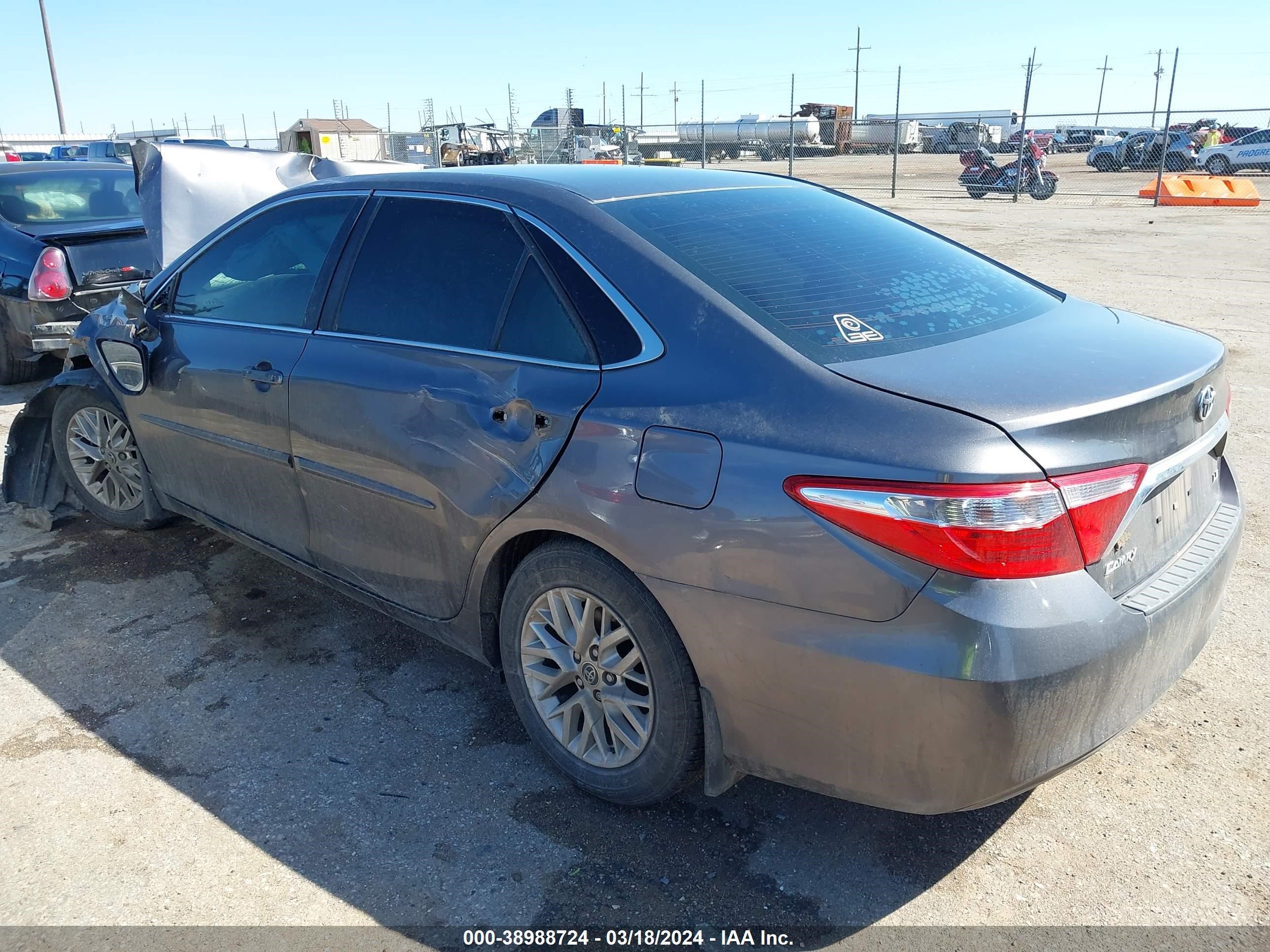 Photo 2 VIN: 4T4BF1FKXGR538585 - TOYOTA CAMRY 