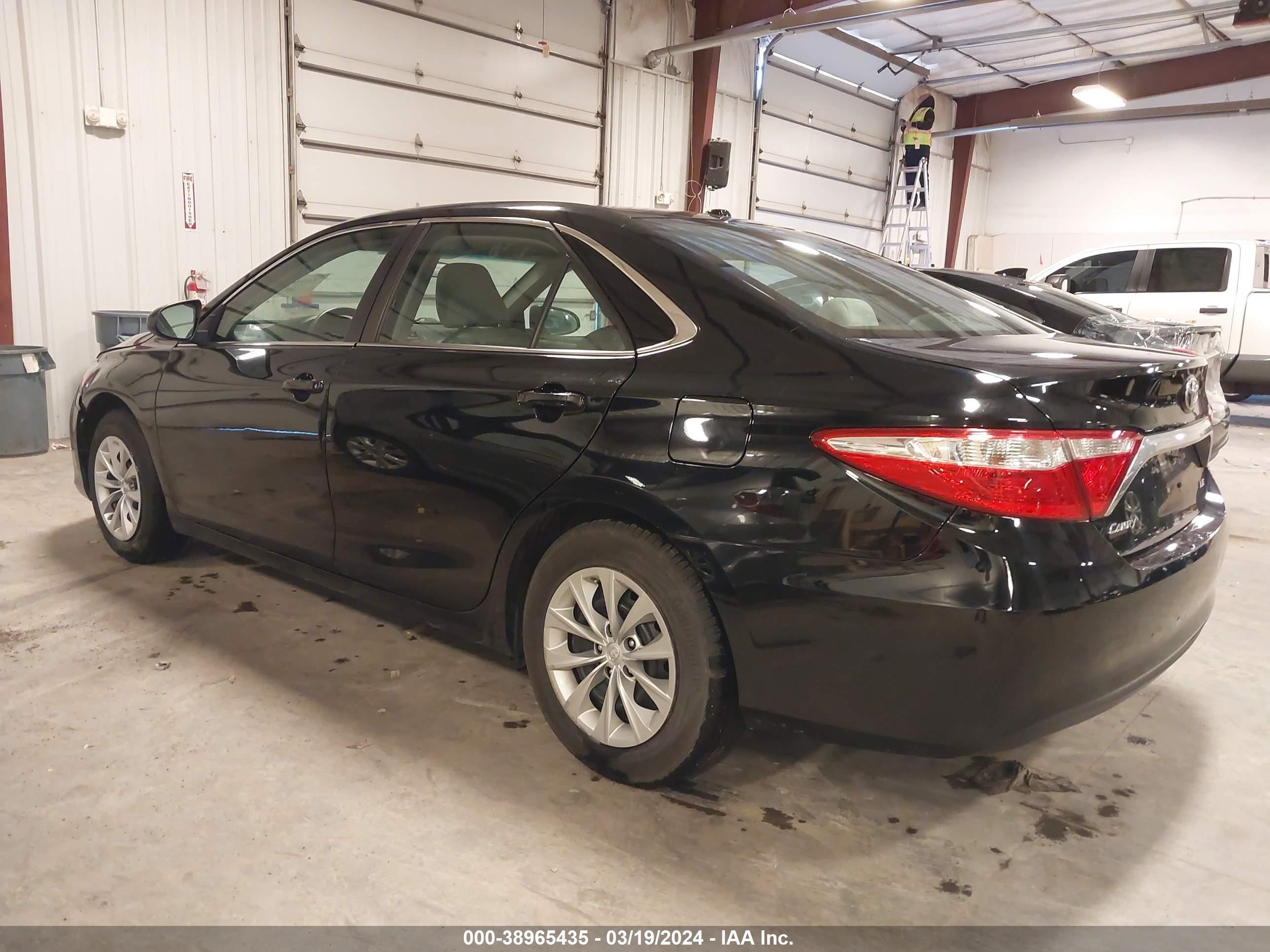 Photo 2 VIN: 4T4BF1FKXGR543396 - TOYOTA CAMRY 