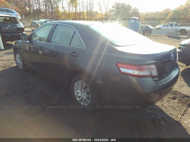 Photo 2 VIN: 4T4BF3EK0BR095997 - TOYOTA CAMRY 