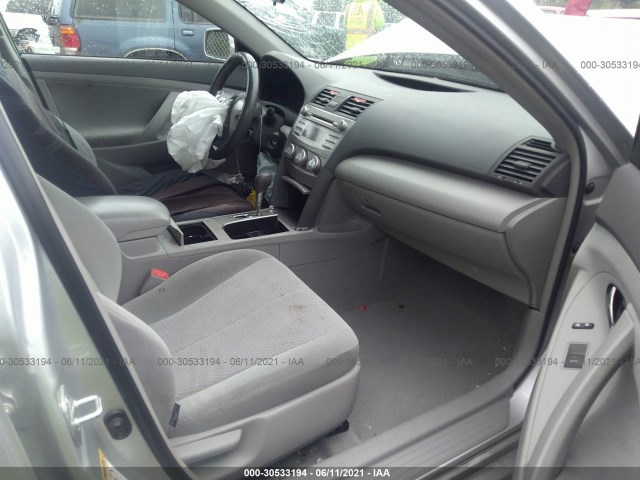 Photo 4 VIN: 4T4BF3EK0BR112183 - TOYOTA CAMRY 