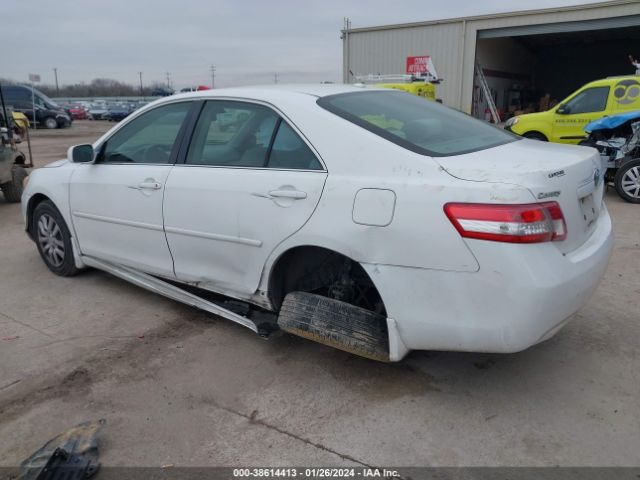 Photo 2 VIN: 4T4BF3EK0BR136578 - TOYOTA CAMRY 