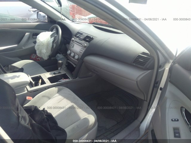 Photo 4 VIN: 4T4BF3EK0BR171136 - TOYOTA CAMRY 