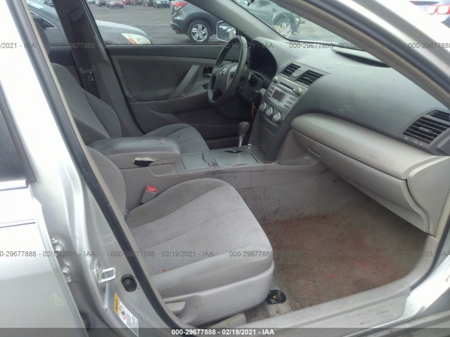 Photo 4 VIN: 4T4BF3EK0BR183271 - TOYOTA CAMRY 