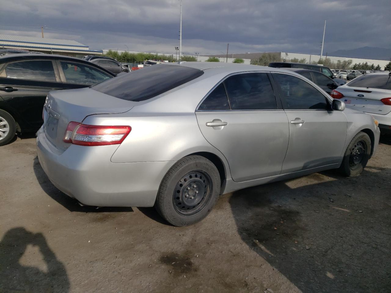 Photo 2 VIN: 4T4BF3EK0BR200991 - TOYOTA CAMRY 