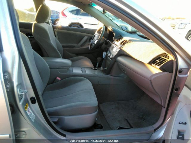 Photo 4 VIN: 4T4BF3EK1AR010728 - TOYOTA CAMRY 