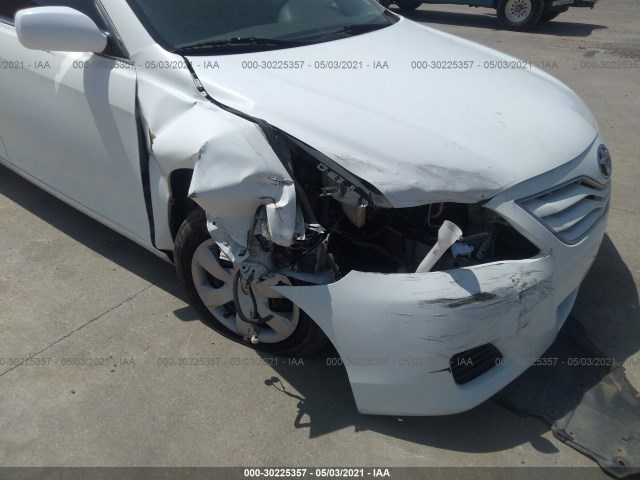 Photo 5 VIN: 4T4BF3EK1AR017565 - TOYOTA CAMRY 