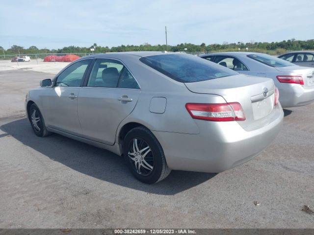 Photo 2 VIN: 4T4BF3EK1AR033068 - TOYOTA CAMRY 