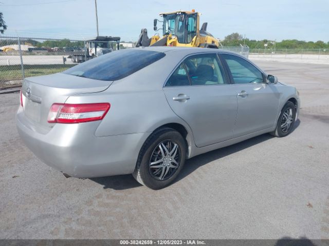 Photo 3 VIN: 4T4BF3EK1AR033068 - TOYOTA CAMRY 