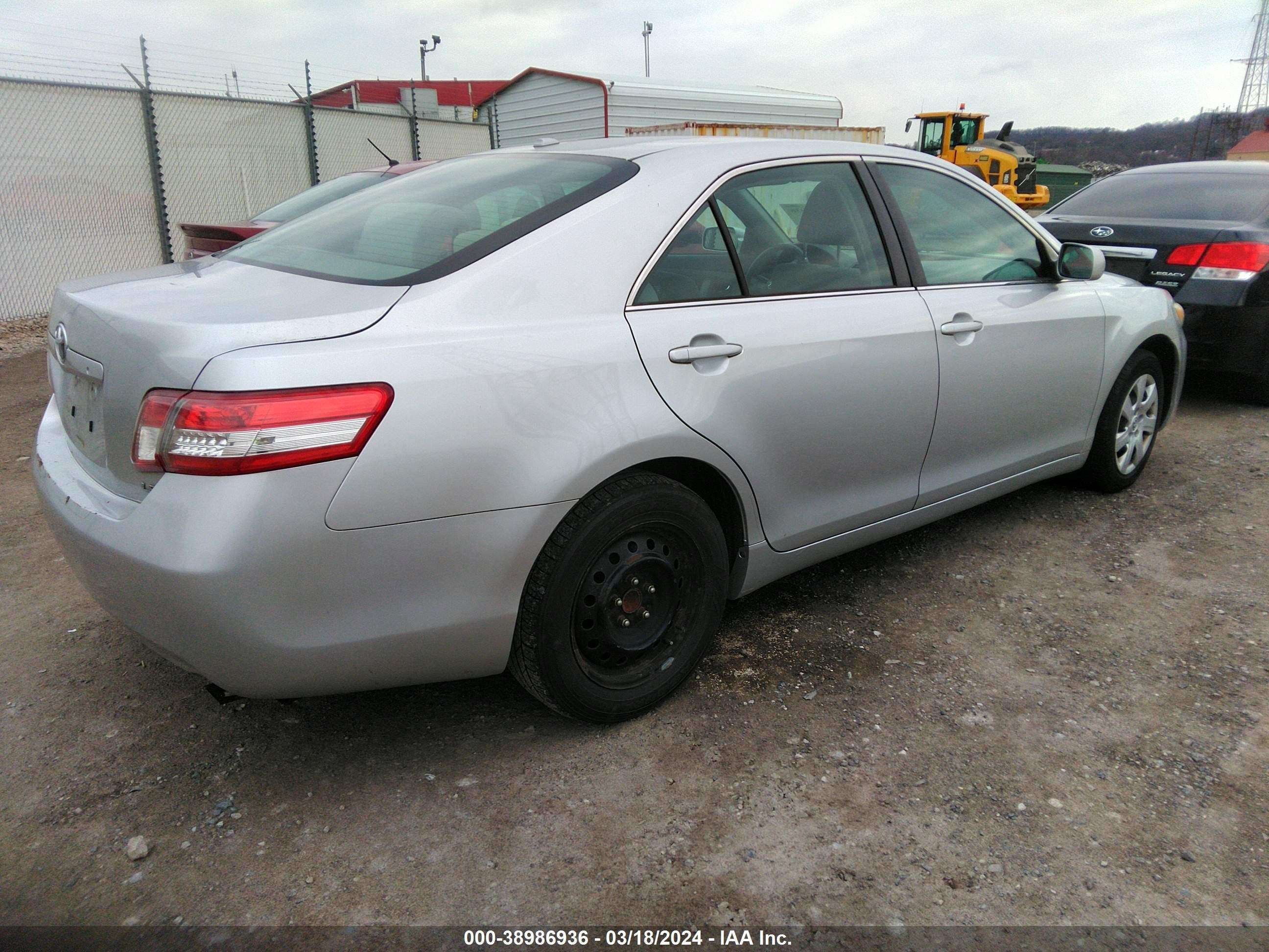 Photo 3 VIN: 4T4BF3EK1AR082299 - TOYOTA CAMRY 