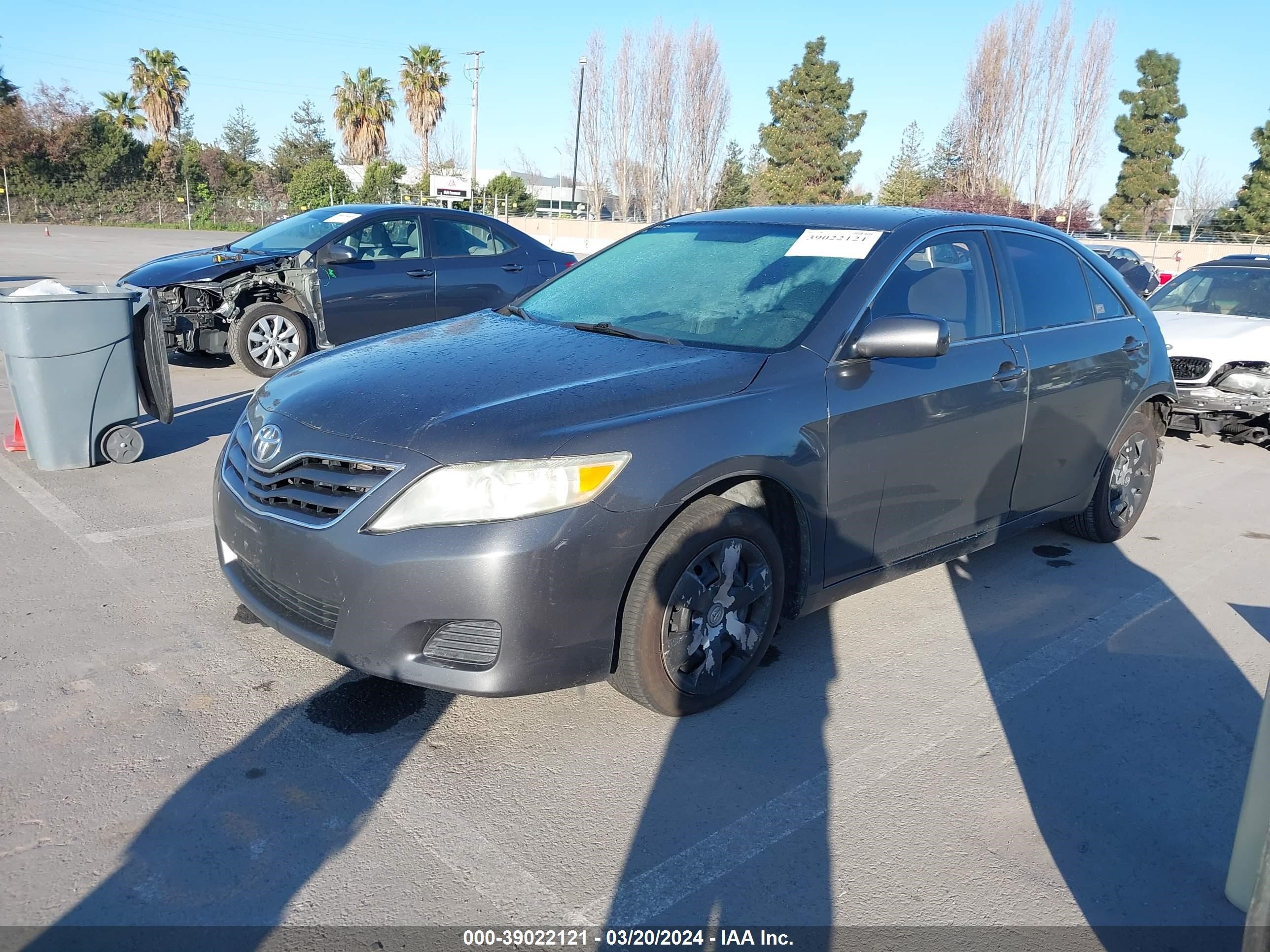 Photo 1 VIN: 4T4BF3EK1BR097662 - TOYOTA CAMRY 