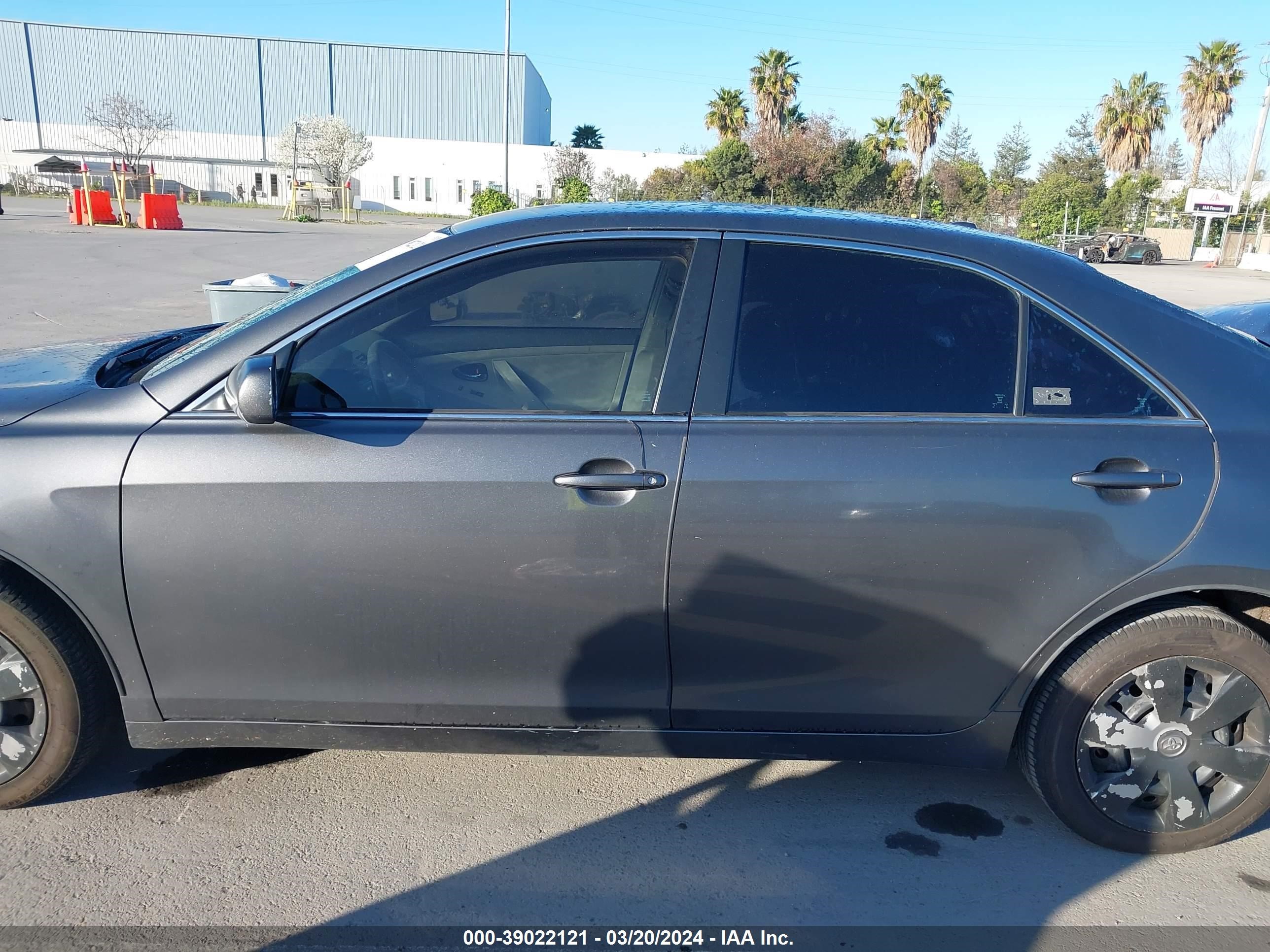 Photo 13 VIN: 4T4BF3EK1BR097662 - TOYOTA CAMRY 